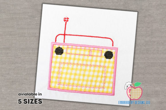 Retro Radio Applique: A Holiday Design Review